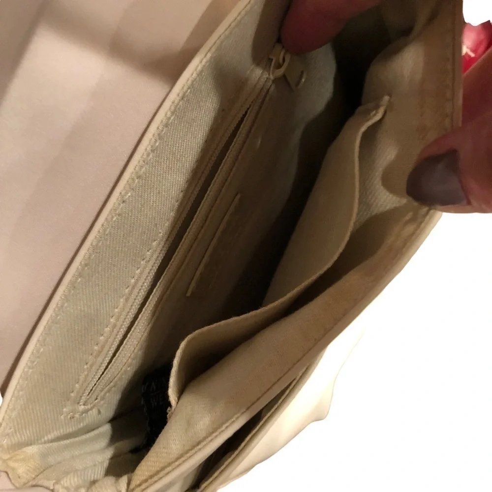 𝅺nine West Crossbody